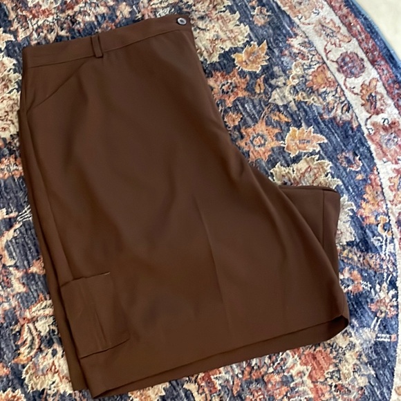 Bette & Court Performance Golf Short - Picture 2 of 10